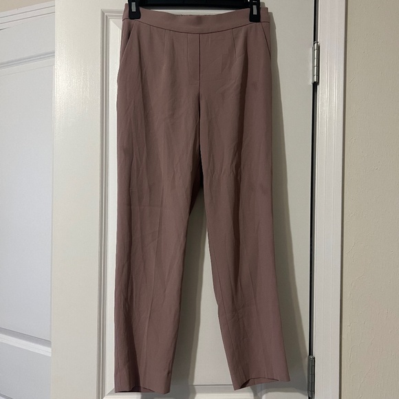 Babaton - Picture 4 of 9